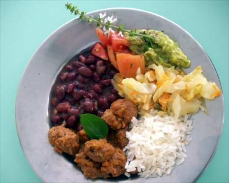 Imagens de mais uma ‘terça sem carne’ na Creche Semeando O Amanhã - RS 